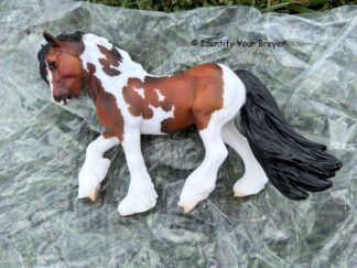 Breyer Scurry Pinto